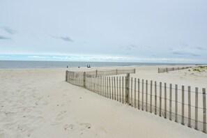 Beach nearby - Bright Condo Half-Block to Cape May Beach! (Cape May)