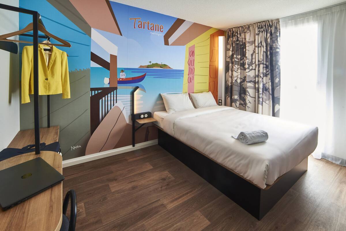 double room, non smoking | premium bedding, in-room safe, desk, iron/ironing board