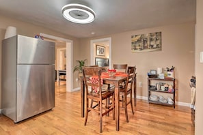 Dining - Stunning Brockton Apt < 4 Mi to Westgate Mall! (Brockton)