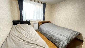 1 bedroom, desk, free WiFi, bed sheets