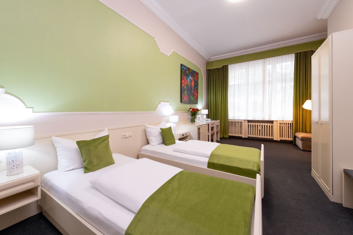 1 bedroom, hypo-allergenic bedding, individually decorated