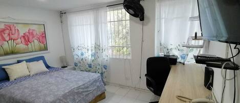 4 chambres, bureau, fer et planche à repasser, Wi-Fi gratuit