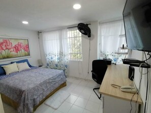 4 bedrooms, desk, iron/ironing board, free WiFi