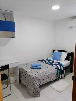 4 bedrooms, desk, iron/ironing board, free WiFi