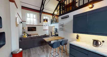 Hu1 Boutique City Apartment - Sleeps 6
