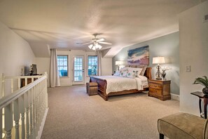 2 bedrooms, desk, iron/ironing board, internet