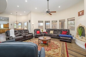 TV, fireplace - Entertainers Dream-Pool, Spa! (Phoenix)