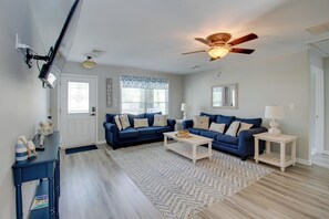 TV - Family Home w/ Pool! 5 Mi to Ocean City Beach (Somers Point)