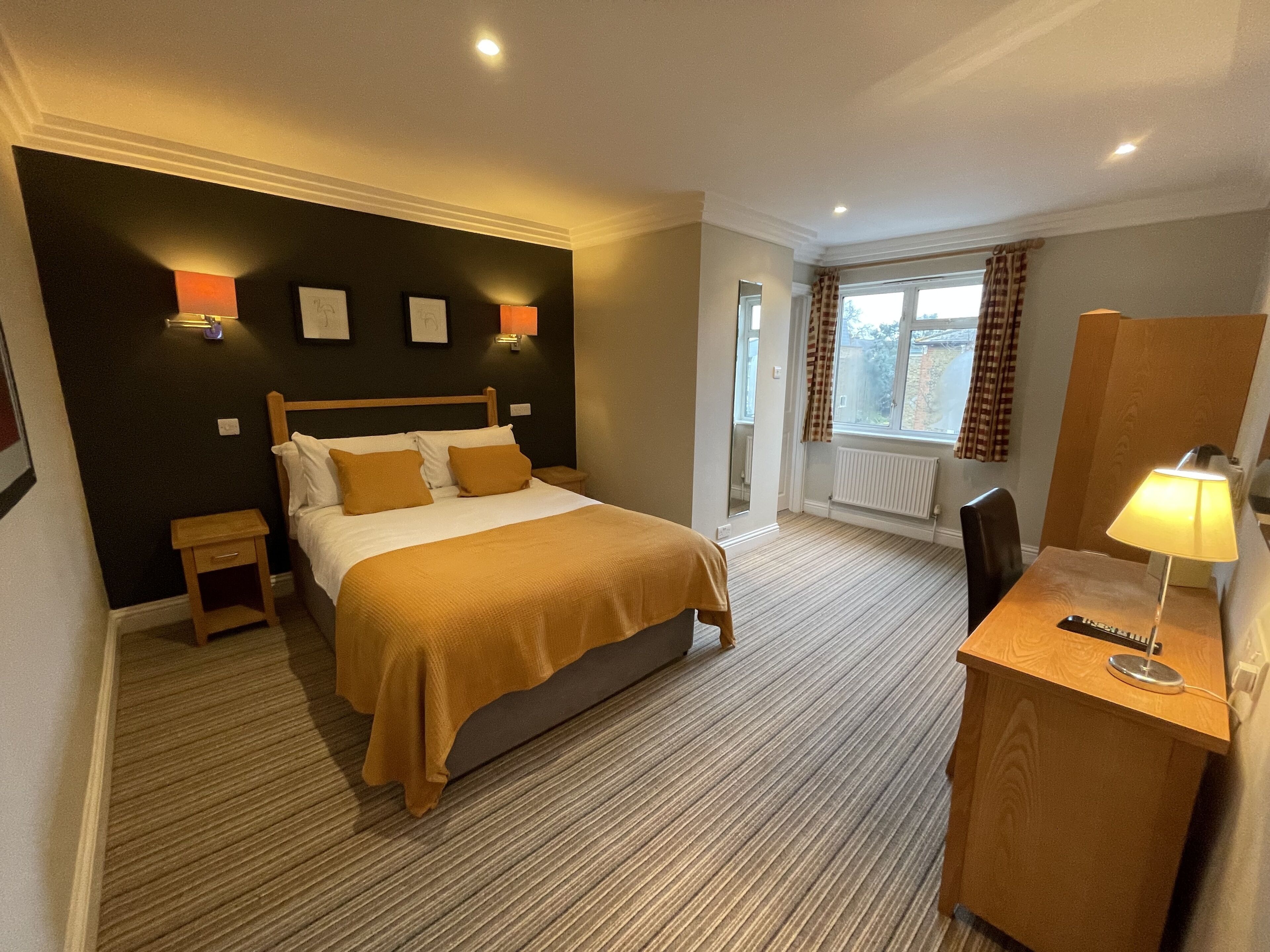 Superior Double Room | Desk, iron/ironing board, free WiFi, bed sheets