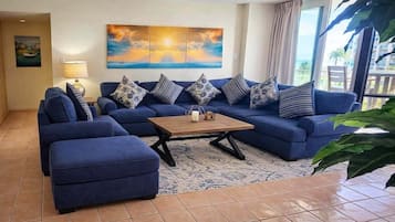 Leilighet, 2 soverom | Oppholdsområde | TV, Netflix og strømmetjenester