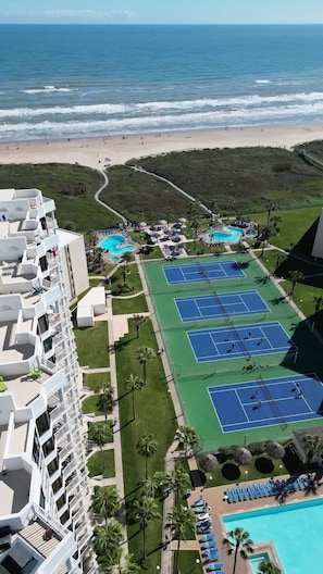 Apartment, 2 Bedrooms | Sport court