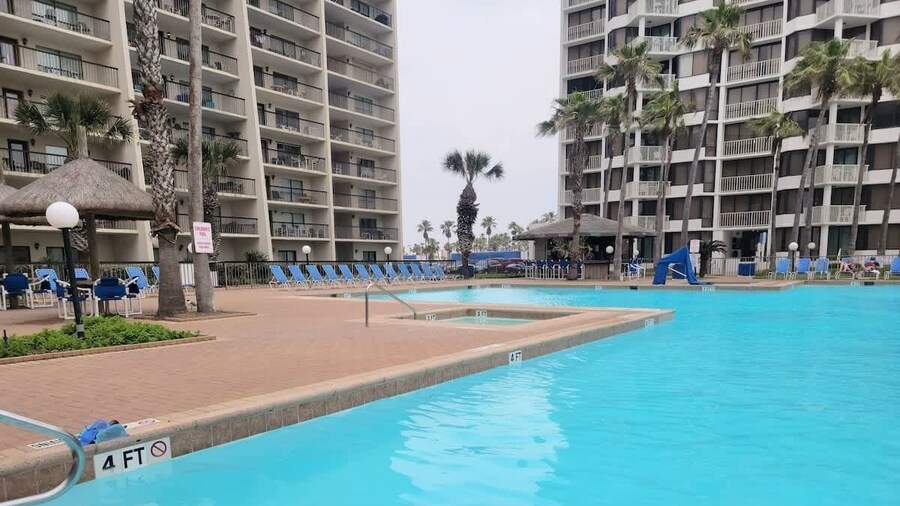 Beachfront Resort * Heated Pool * Sleeps Heaps (Saida Royale 9039) by RedAwning