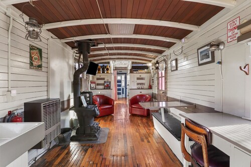 Trainmaster's Inn - Caboose