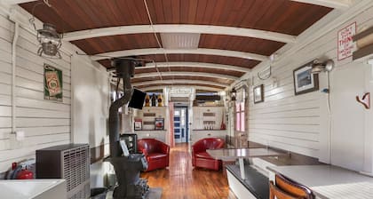 Trainmaster's Inn - Caboose