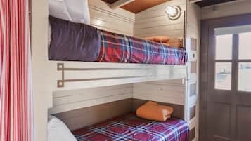 2 dormitorios, escritorio, Internet y ropa de cama