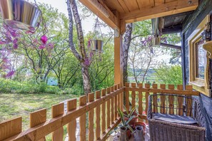 Rumah Keluarga, beberapa kamar, tepi gunung (Chalet Birchwood With Whirlpool and) | Teras/patio