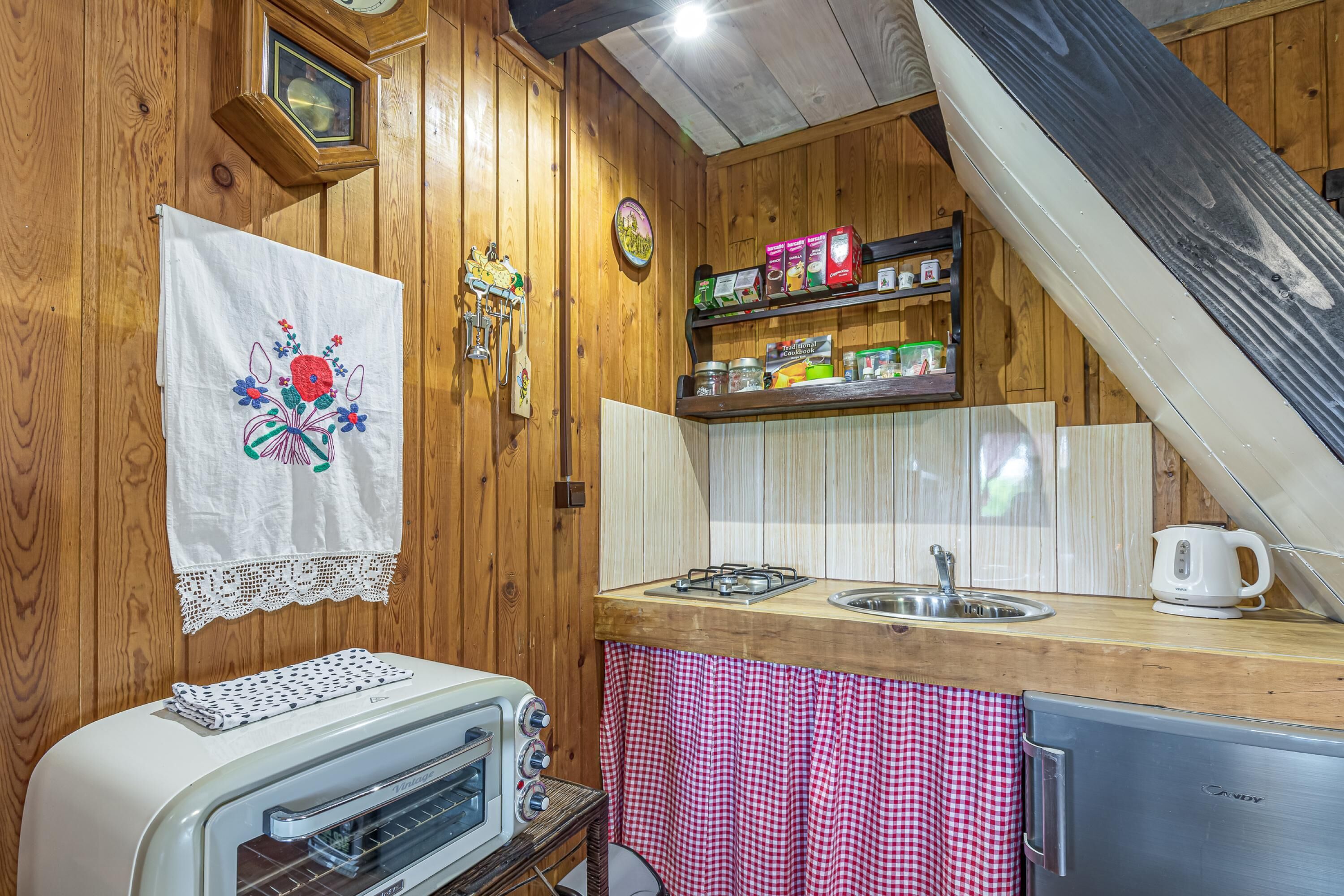 Family House, Multiple Bedrooms, Mountainside (Chalet Birchwood With Whirlpool and) | Interior