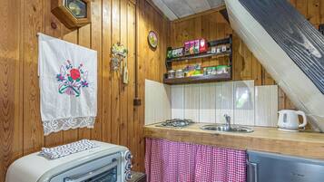 Family House, Multiple Bedrooms, Mountainside (Chalet Birchwood With Whirlpool and) | Interior
