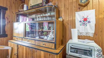 Family House, Multiple Bedrooms, Mountainside (Chalet Birchwood With Whirlpool and) | Interior