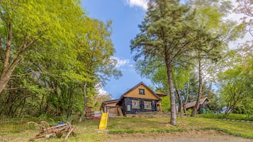 Family House, Multiple Bedrooms, Mountainside (Chalet Birchwood With Whirlpool and) | Exterior
