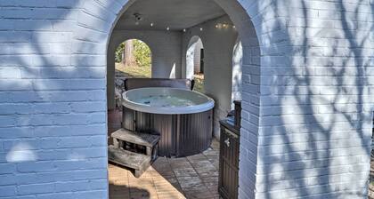 Historic Warrenton Home w/ Patio & Hot Tub!