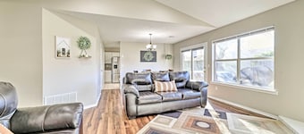 Fayetteville Home w/ Hot Tub ~ 3 Mi to U of A!