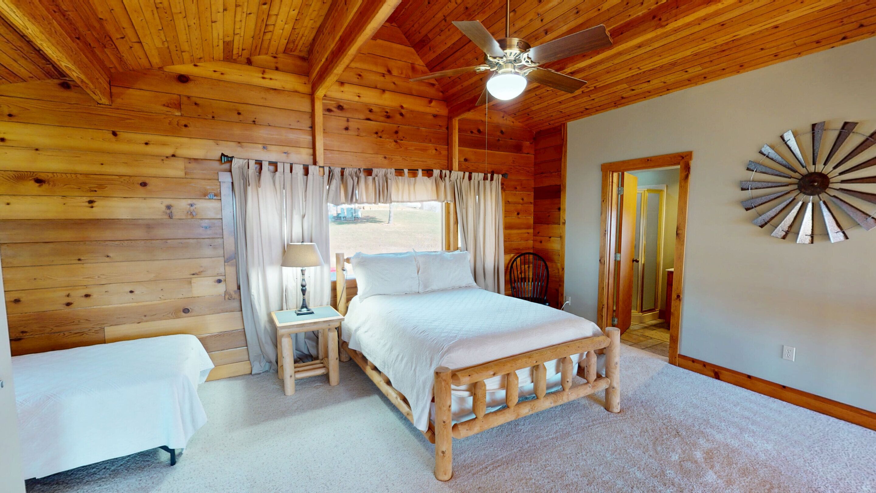 4 bedrooms, iron/ironing board, free WiFi, bed sheets