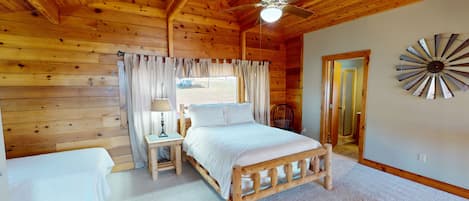 4 bedrooms, iron/ironing board, WiFi (free), bed sheets
