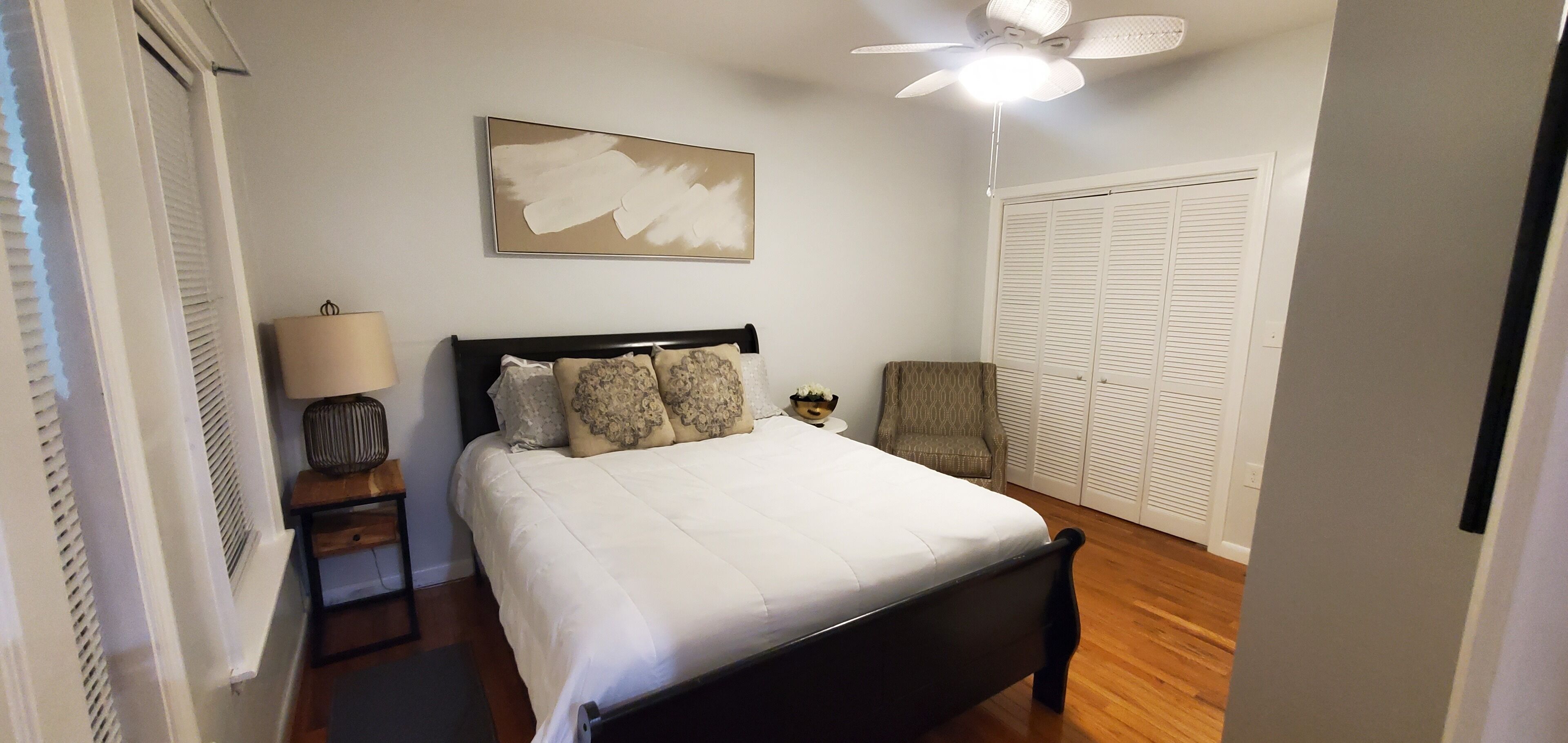 3 bedrooms, iron/ironing board, travel crib, WiFi (free)