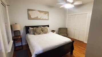3 bedrooms, iron/ironing board, travel crib, WiFi (free)