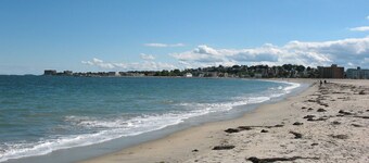 Cozy 3bdr Free parking/Wifi, 5 min to Encore  Close to Boston,Cambridge ,Salem