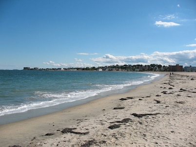 Cozy 3bdr Free parking/Wifi, 5 min to Encore  Close to Boston,Cambridge ,Salem