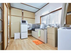 Fridge, microwave, stovetop, cookware/dishes/utensils