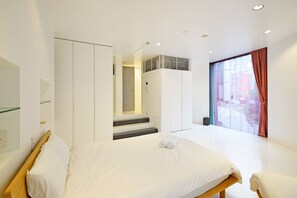 3 bedrooms, desk, iron/ironing board, free WiFi - MinamiAzabu MONO Center of MINATOGU Luxury 4storey Villa  No Smoking / Minato-ku Tokyo (Minato-ku)