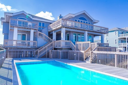 Oceanfront Estate, Corolla, 7 Bedrooms, Heated Pool, Hot tub with oceanview, Lig