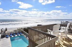 Property grounds - Oceanfront Estate, Corolla, 7 Bedrooms, Heated Pool, Hot tub with oceanview, Lighthouse views (Corolla)