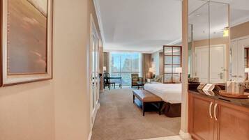 In-room safe, desk, iron/ironing board, free WiFi