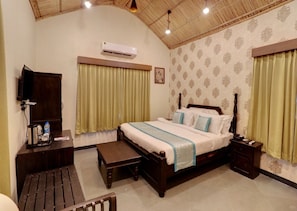 Superior Room | Minibar, in-room safe, soundproofing, iron/ironing board - Keshav Resort (Udaipur)