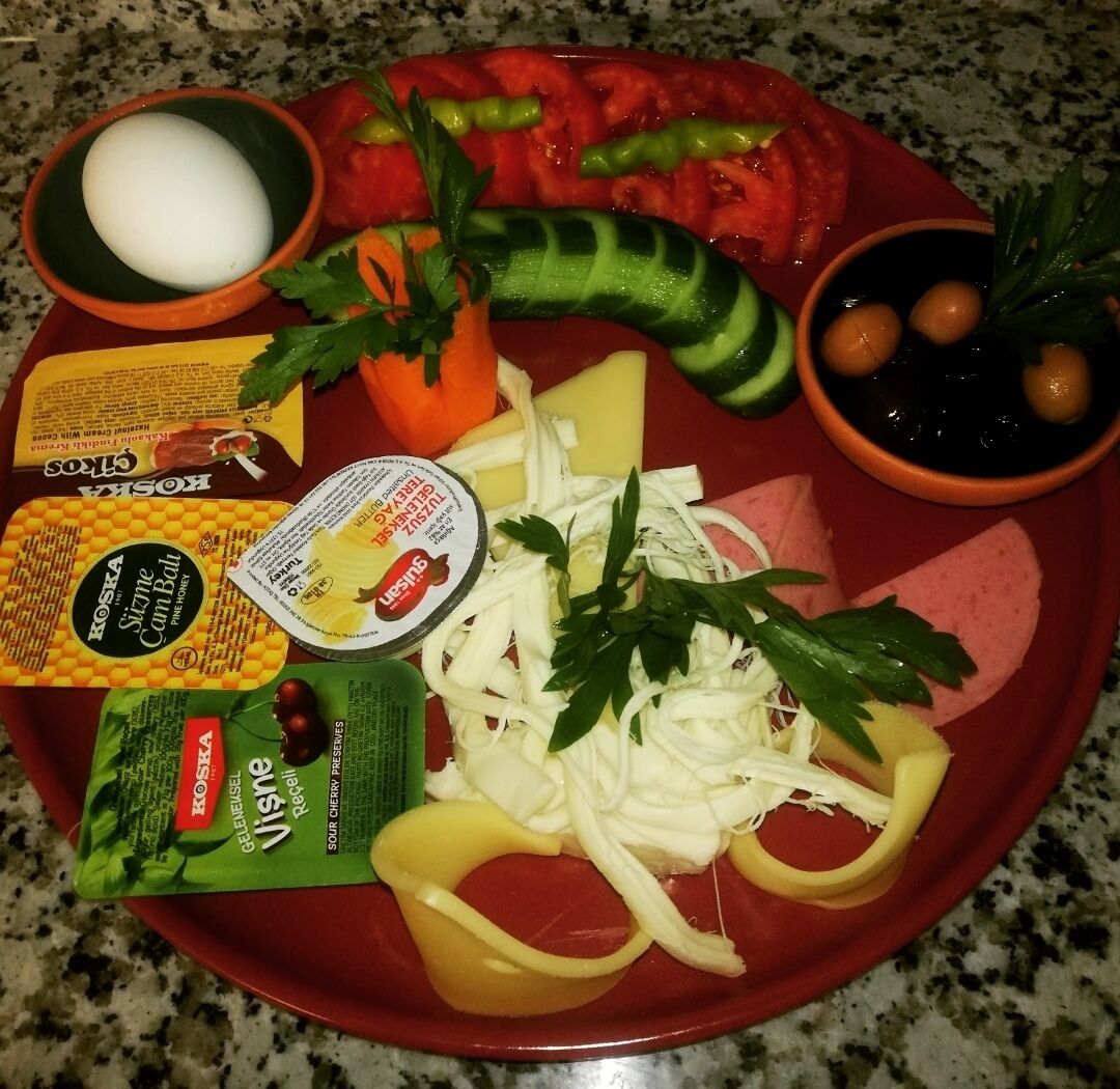 Free on-the-go breakfast on weekends