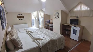 高級三人房, 非吸煙房, 海景 | 高級寢具、記憶棉床墊、迷你吧贈品、獨特設計