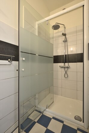 Doccia, asciugacapelli, asciugamani