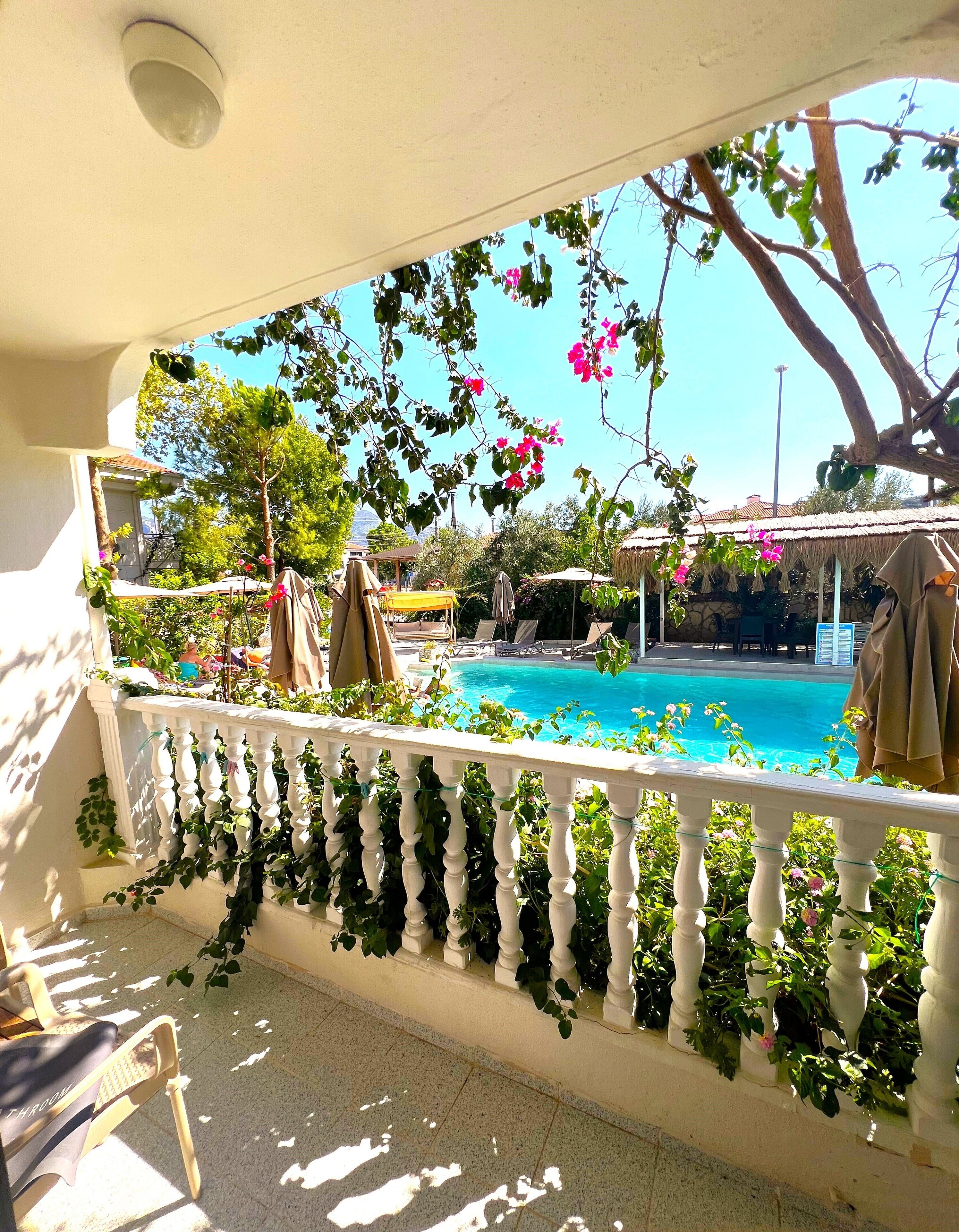 Minibar, ameublement personnalisé, Wi-Fi gratuit, draps fournis