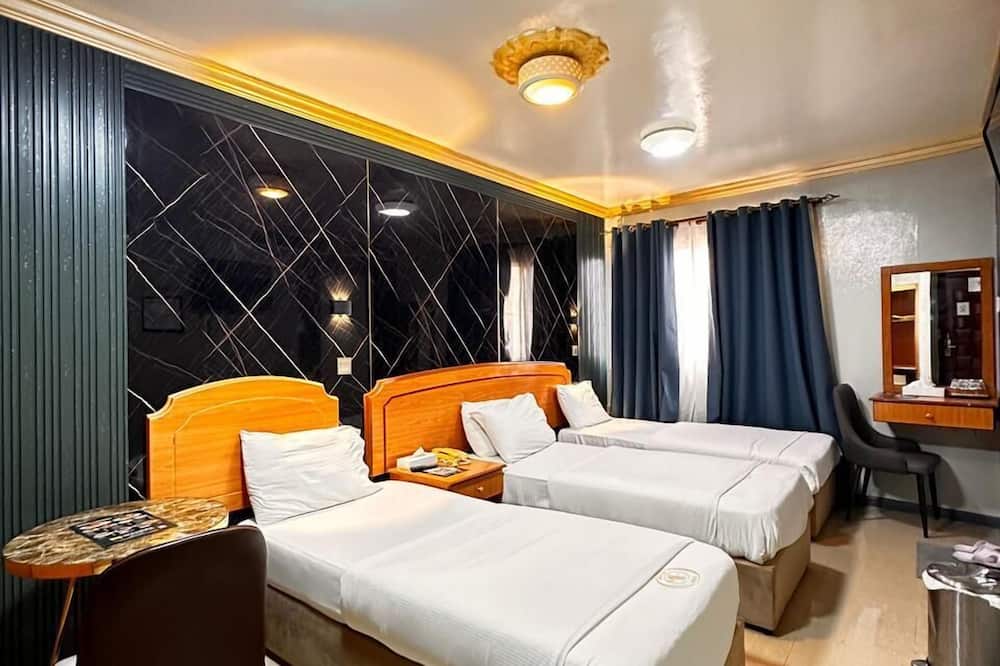 Maaeen Hotel