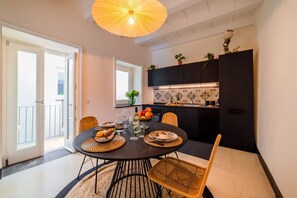 تناول الطعام