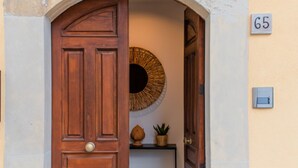 Unclassified image, 5 of 29, button - Casa Ramal, Typical Sicilian House (Siracusa)