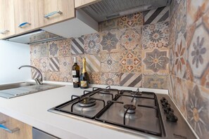 雪櫃、焗爐、爐具、廚房用具/餐具/器皿