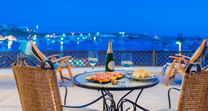 Kalammare 2 - Deluxe seafront Apartment