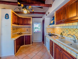 Kühlschrank, Ofen, Herdplatte, Toaster