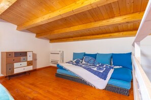 2 soverom, strykejern/-brett, wi-fi og sengetøy