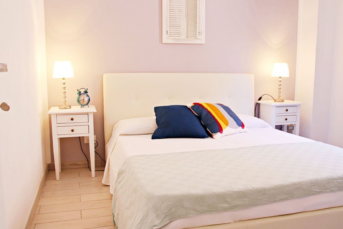 1 bedroom, internet, bed sheets